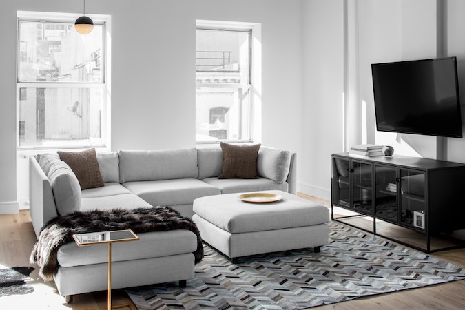 15 Ways To Style A Grey Sofa In Your, What Color Rug For Dark Gray Couch