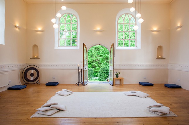 10 Great Ideas + Furnishings To Create A Spirited Meditation Room - Décor  Aid