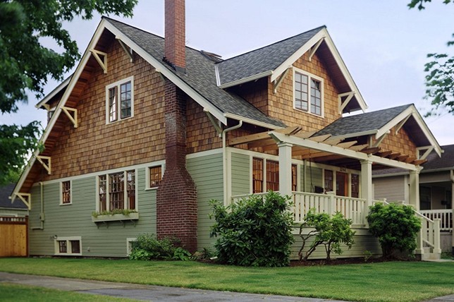 traditional craftsman house 