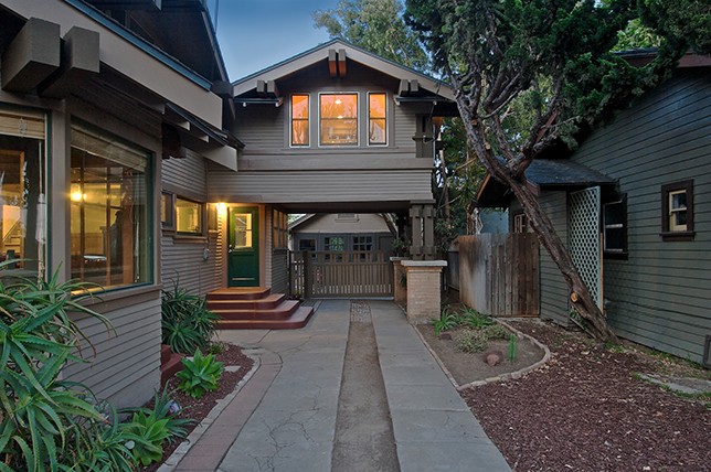 Featured image of post Modern Craftsman Style House Interior / This entire home feels light and airy, and although white, the interiors feel warm and layered.