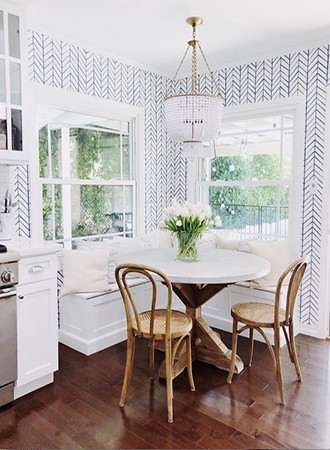 round table kitchen Banquette