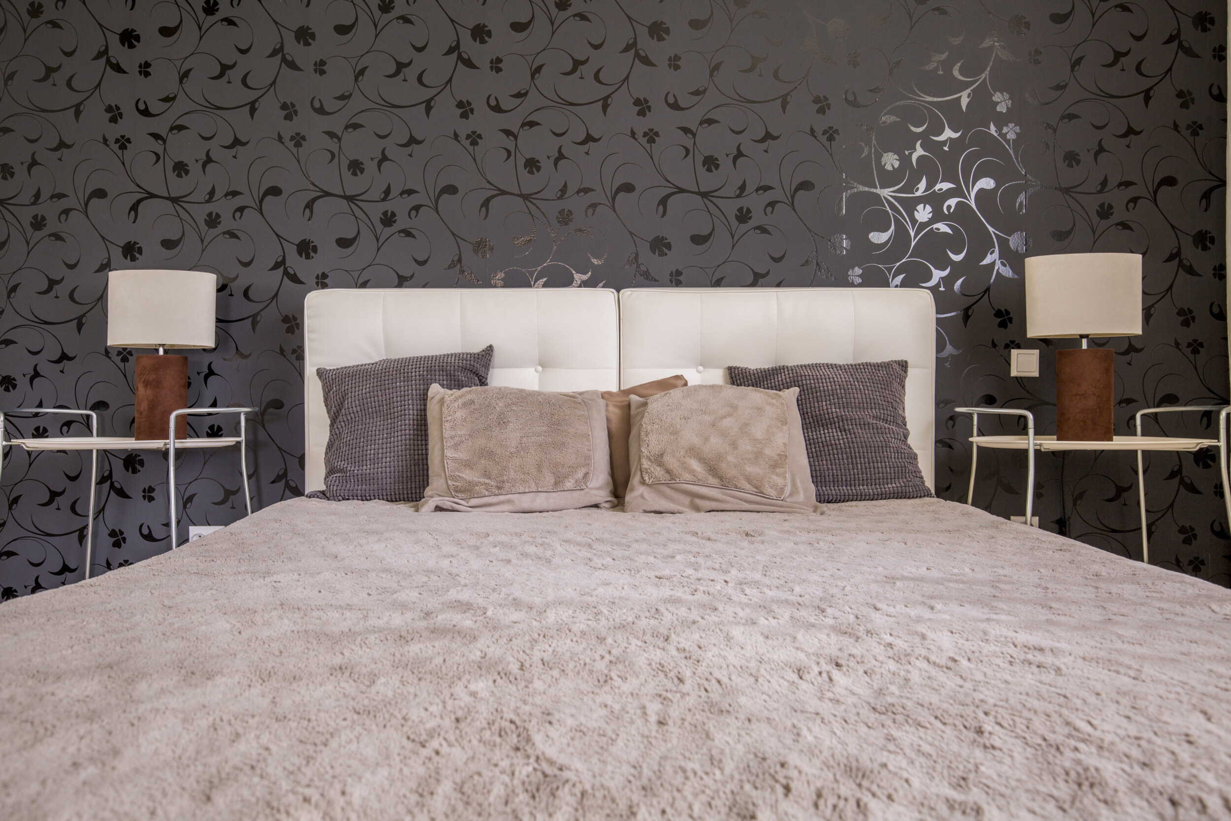 mettalic bedroom wallpaper