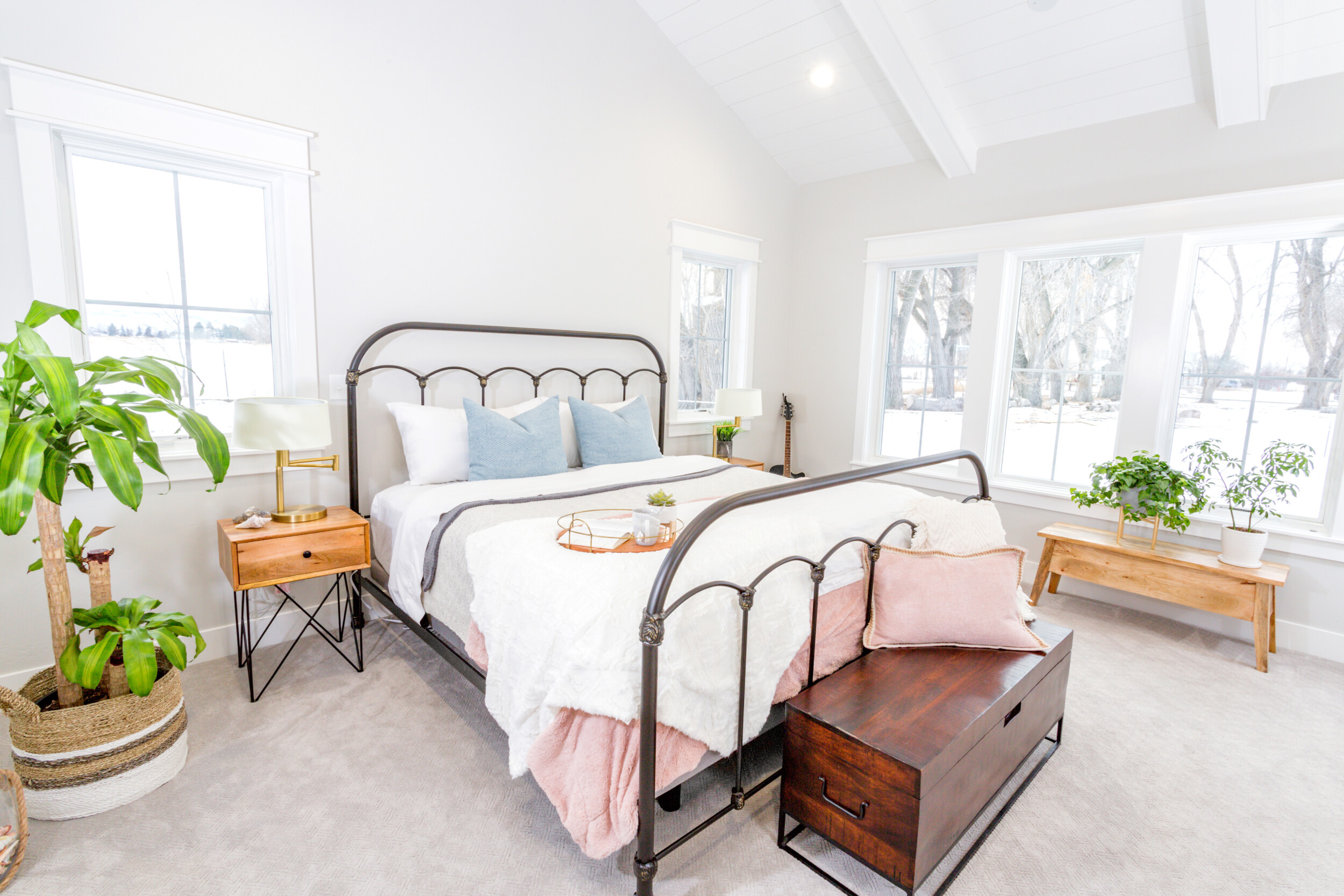 modern farmhouse bedroom design