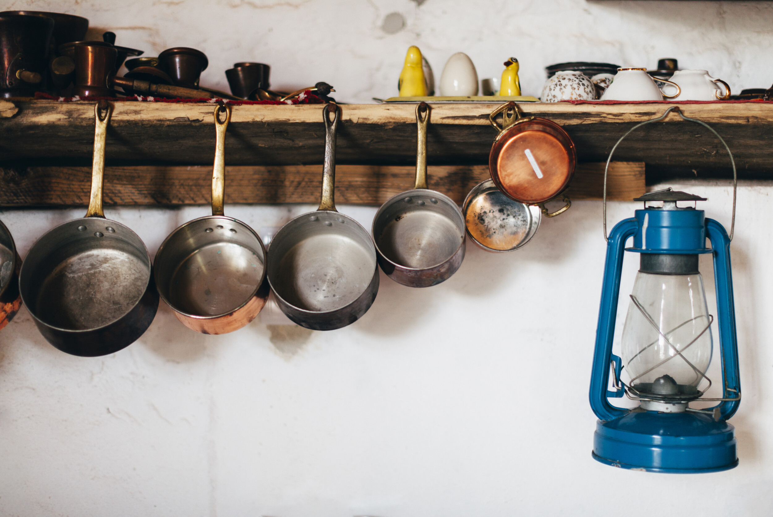 pots and pans country kitchen