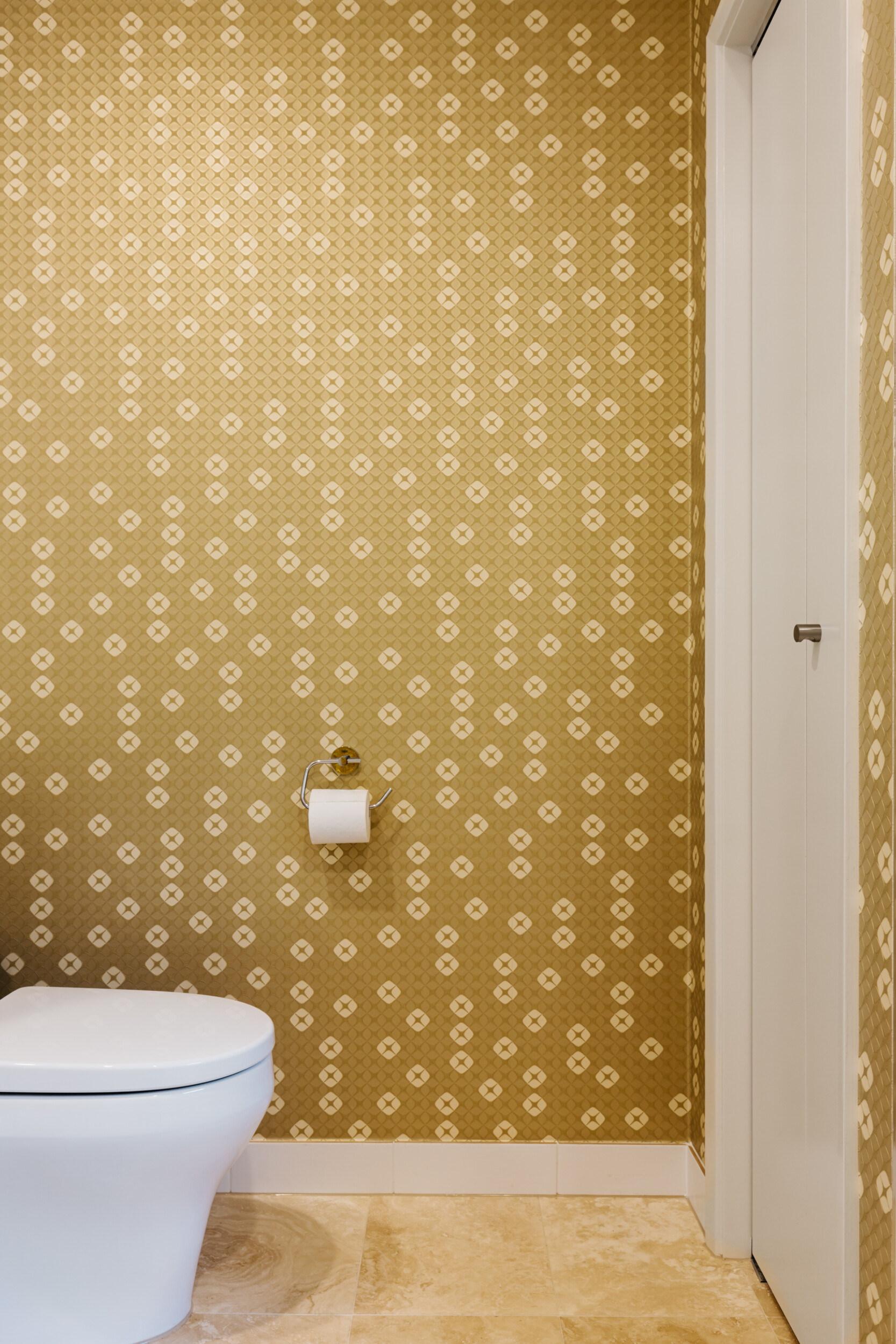 retro bathroom wallpaper