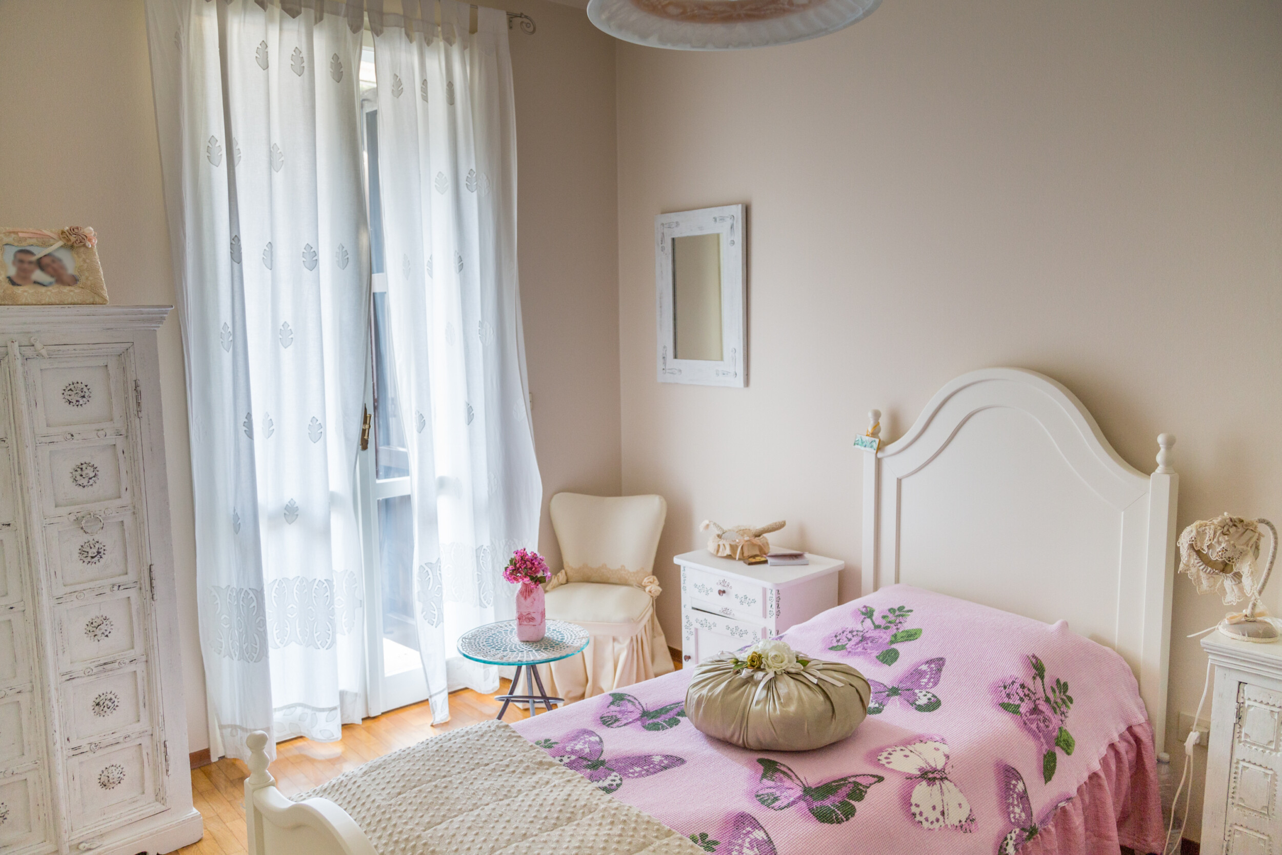 shabby chic bedroom