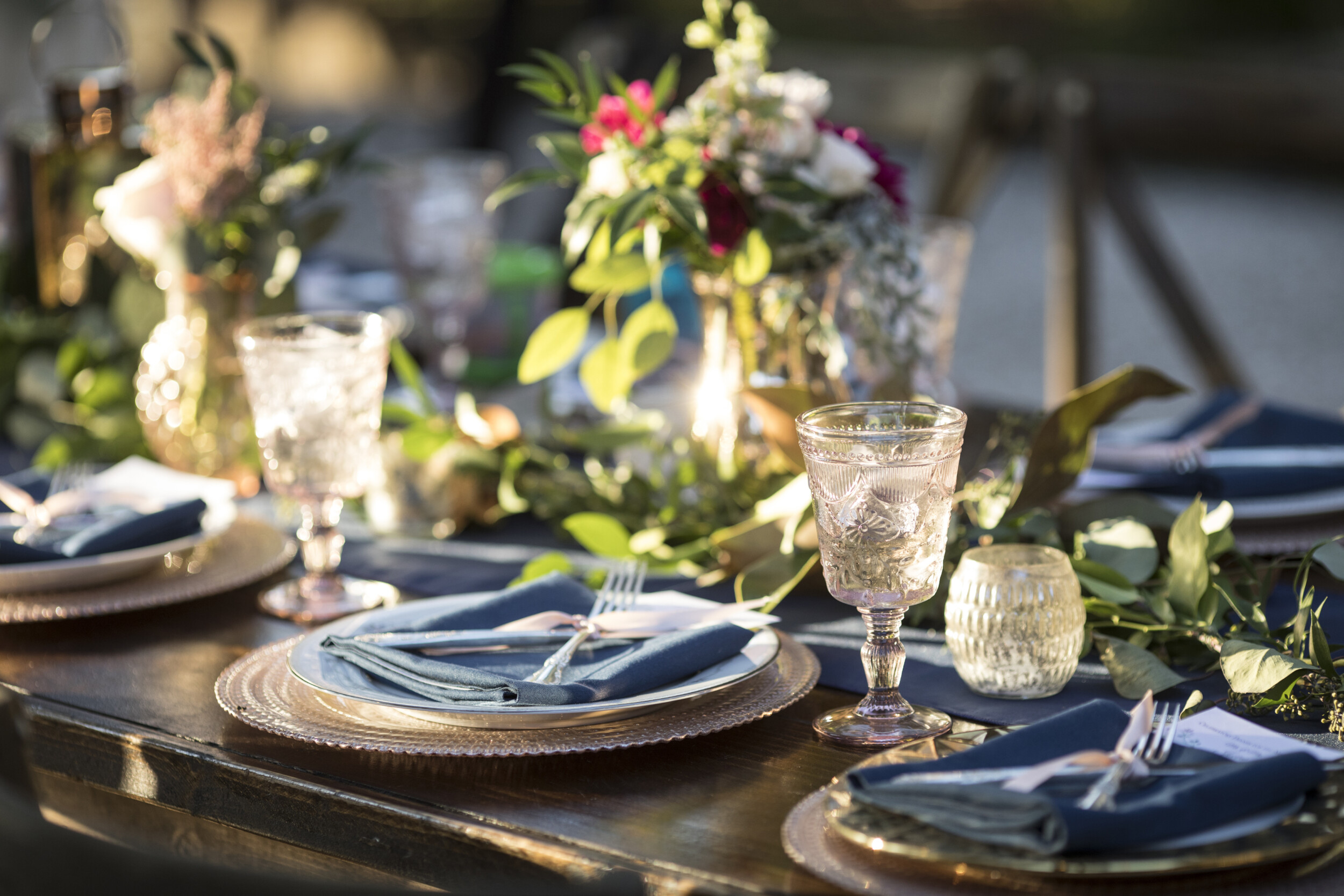 table setting outdoor summer party