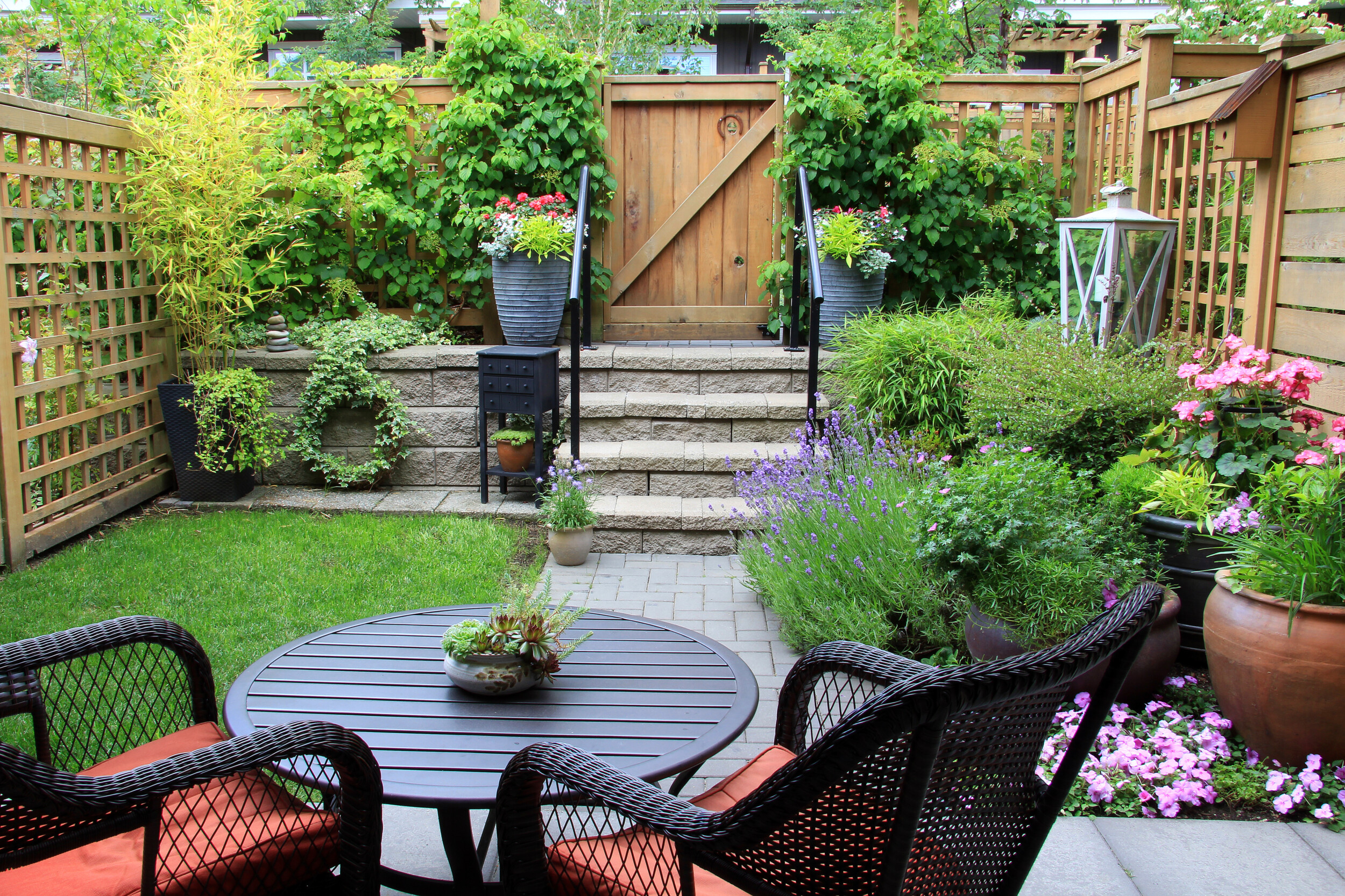 20 Inspiring 20 Small Garden Ideas To Transform Your Outdoor ...