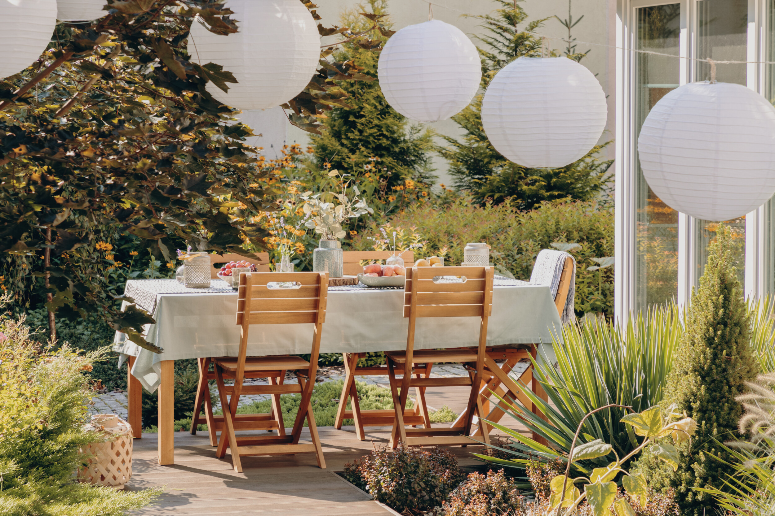 20+ Elegant Summer Party Ideas Our Interior Designers Swear - Décor Aid