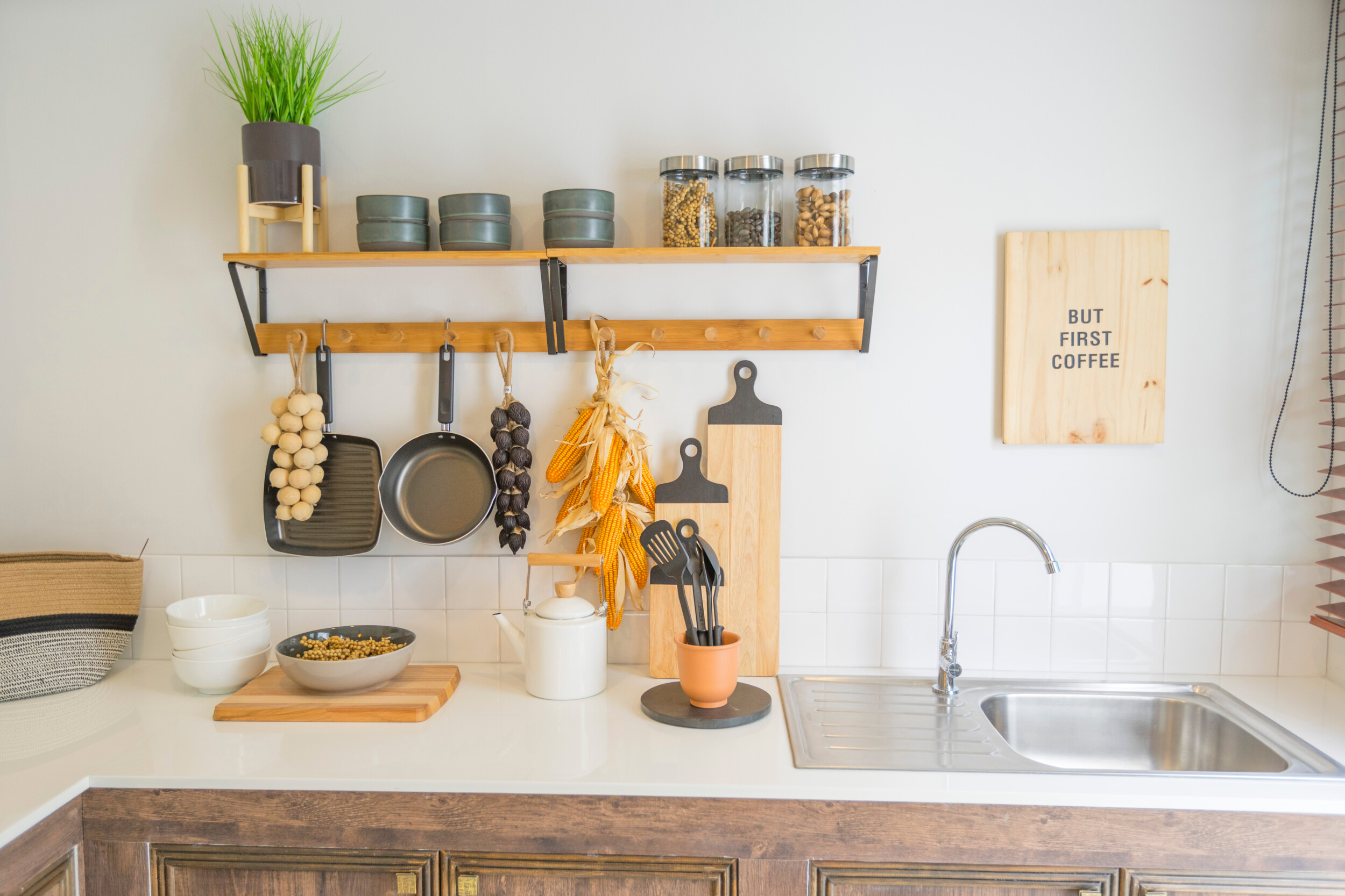 Master Modern Farmhouse Kitchen Decor With These Ideas - Décor Aid