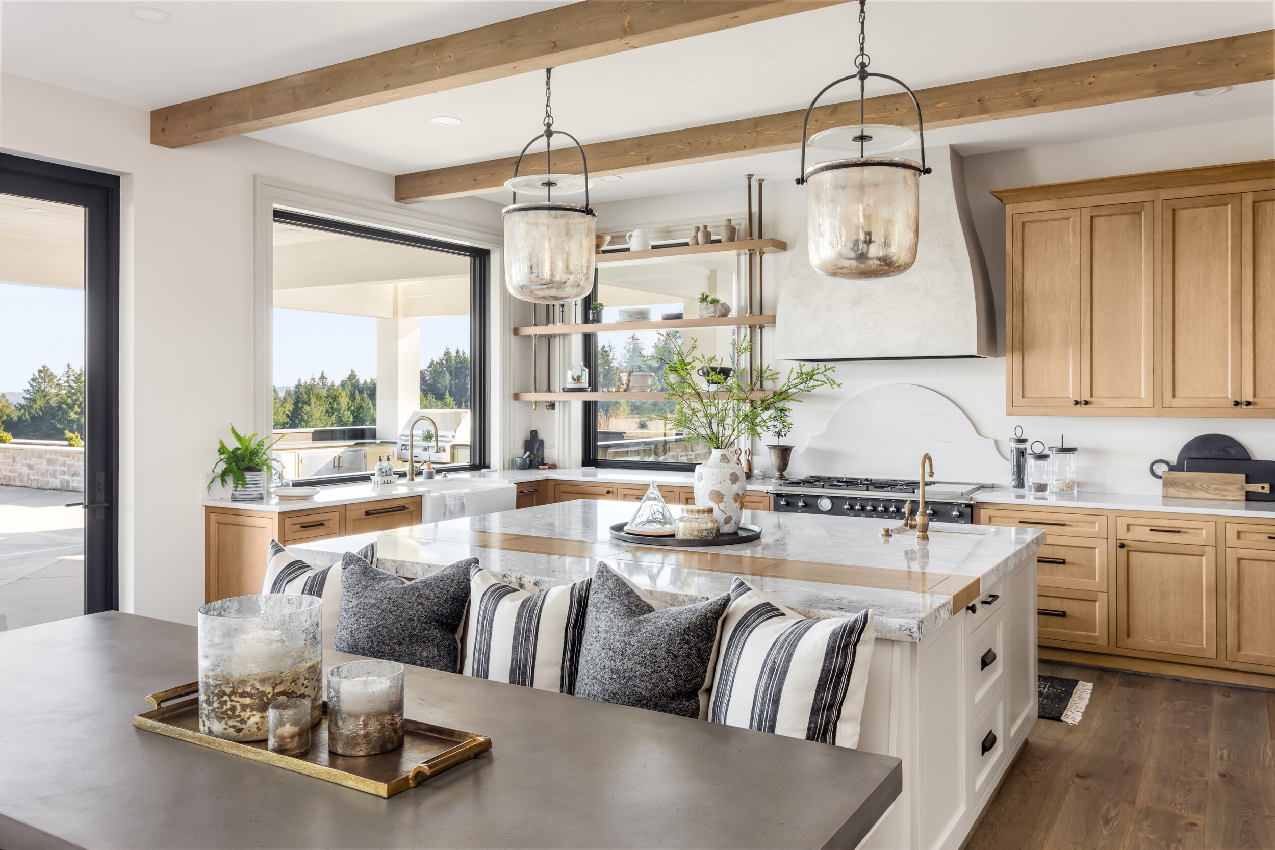 Master Modern Farmhouse Kitchen Decor With These Ideas - Décor Aid